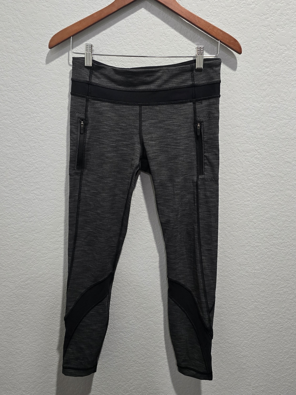 Lululemon Gray Heathered Mesh Panel Cropped Leggings Women’s Size 6 Zip Pocket